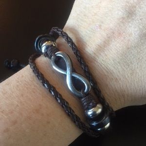 ♥️ Infinity symbol bracelet, leather.
